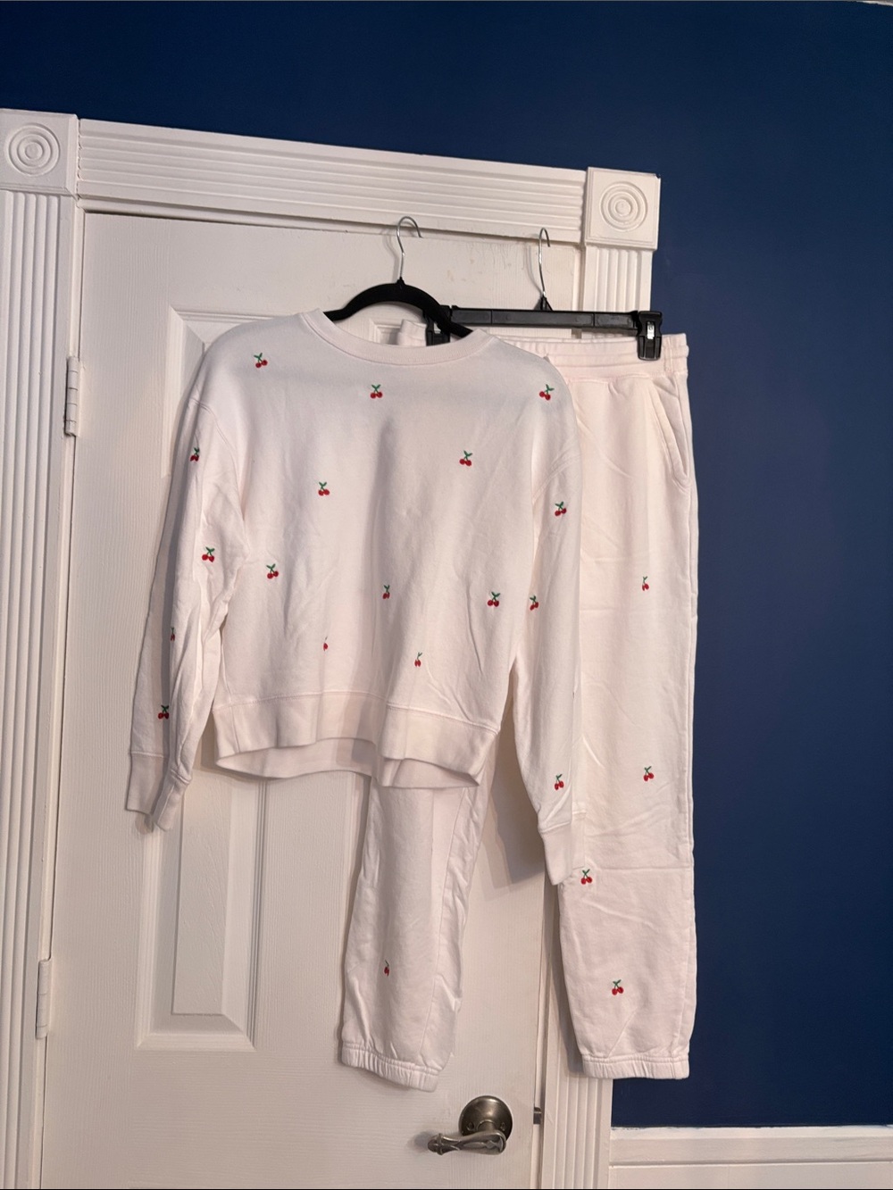 Rails White Jogger Set with Cherry Print - M ๐ - Picture 4 of 4
